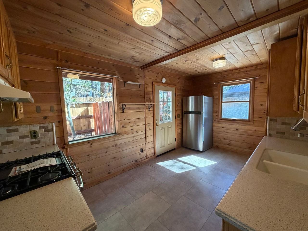 940 San Jose Ave - Photo 7 of 19