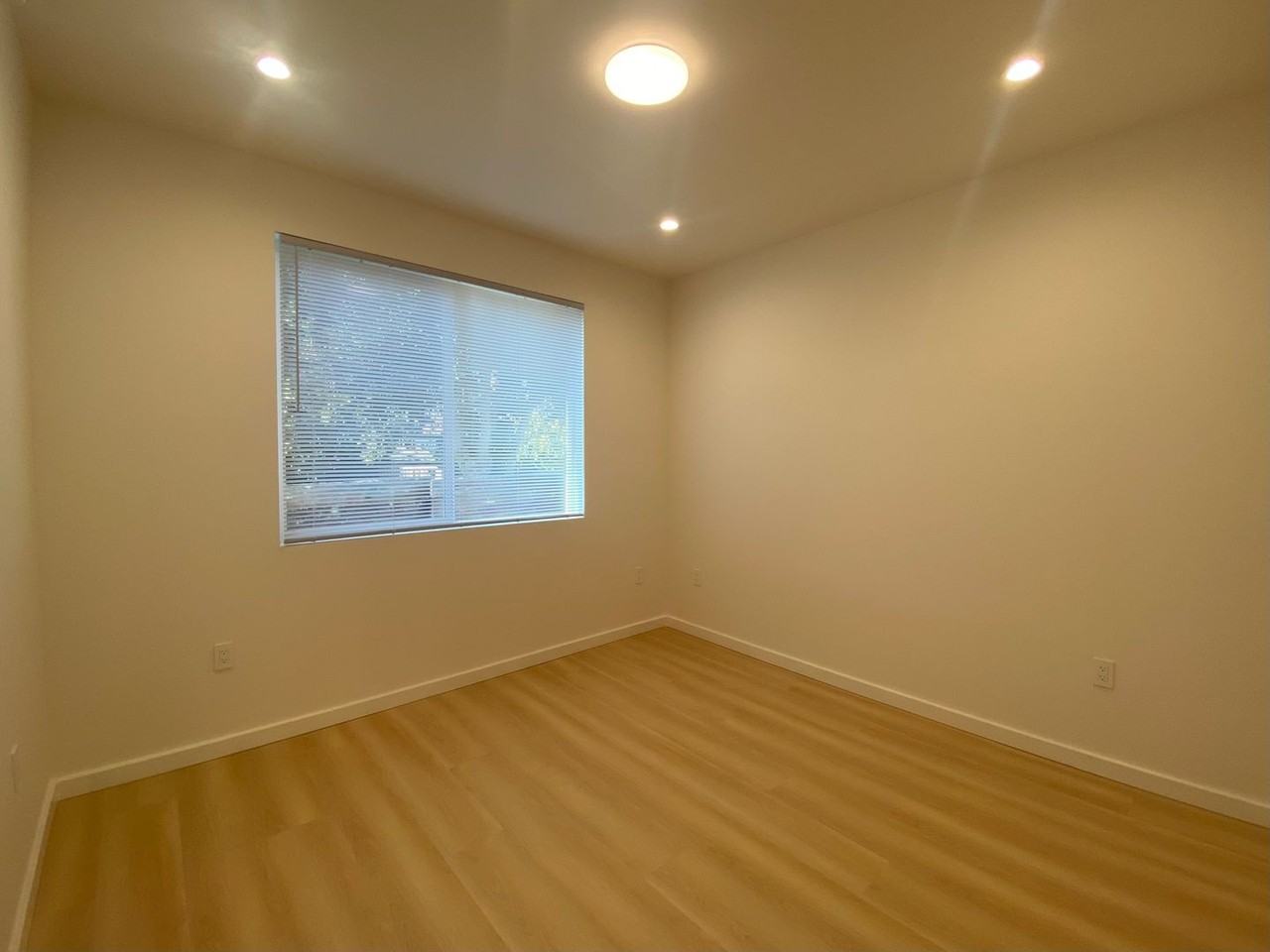 2656 Cabrillo Ave - Photo 5 of 8