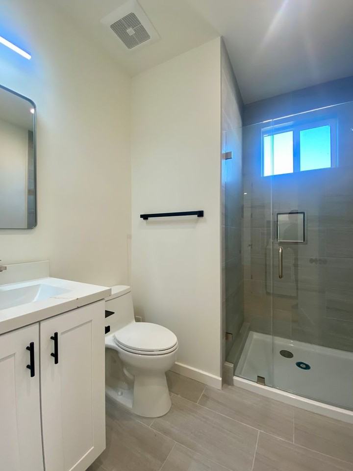 2656 Cabrillo Ave - Photo 7 of 8