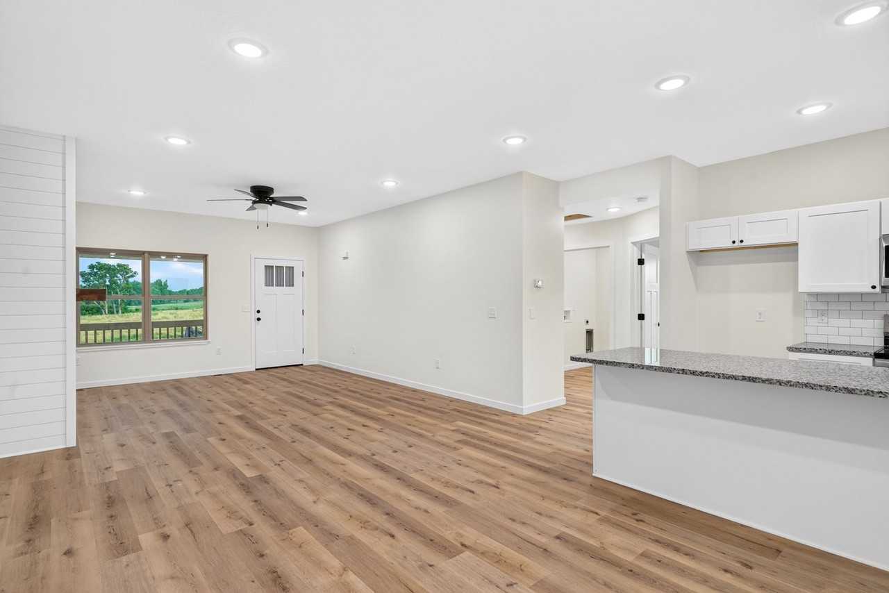 1185 1185 Hunter Lane - Photo 6 of 27