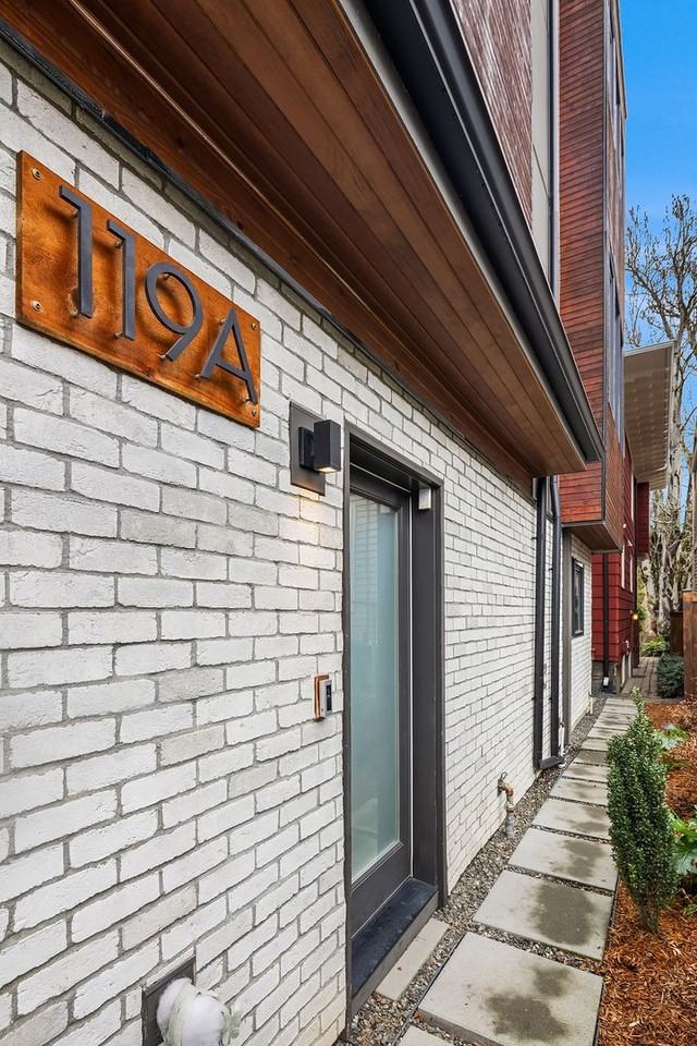 119 18th Ave E #A - Photo 3 of 28