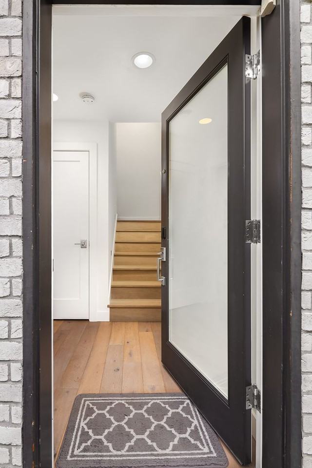 119 18th Ave E #A - Photo 4 of 28