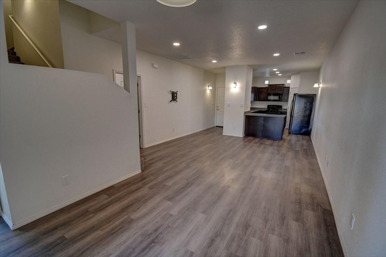 201 San Clemente Ave Nw - Photo 4 of 16