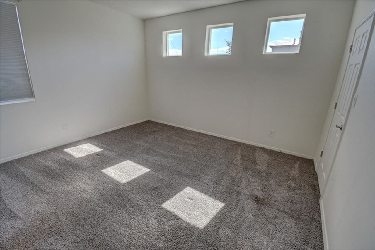 201 San Clemente Ave Nw - Photo 5 of 16