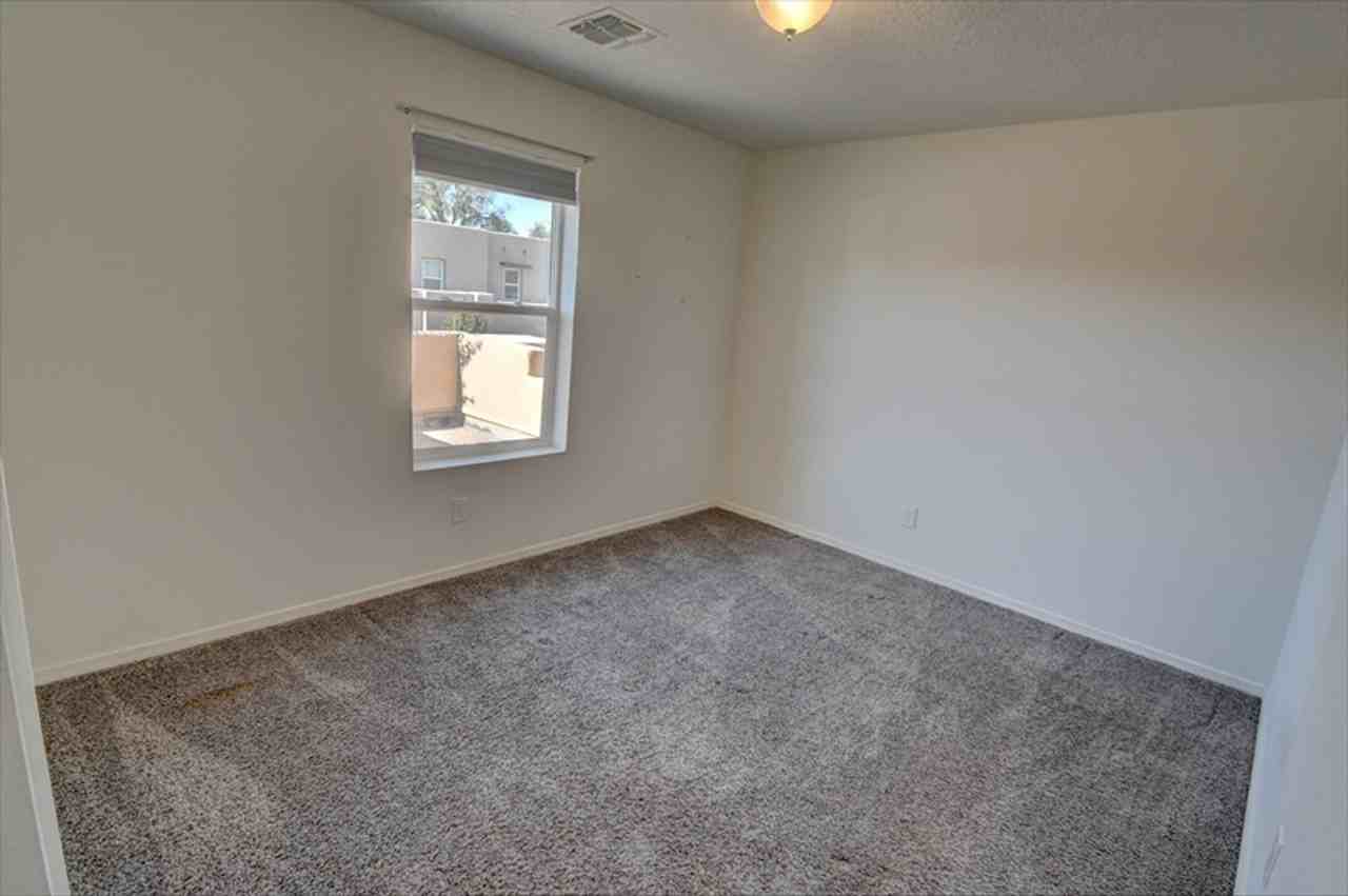 201 San Clemente Ave Nw - Photo 6 of 16
