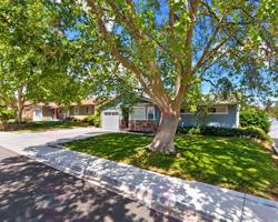 featured image of 1190 Akard Dr