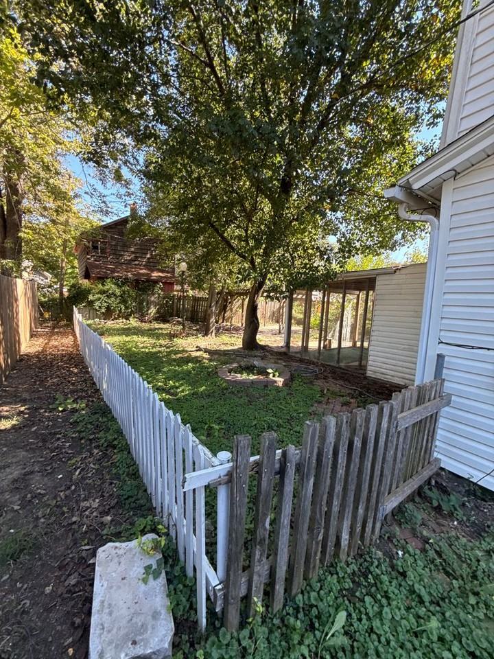 201 S Cottonwood St - Photo 6 of 13