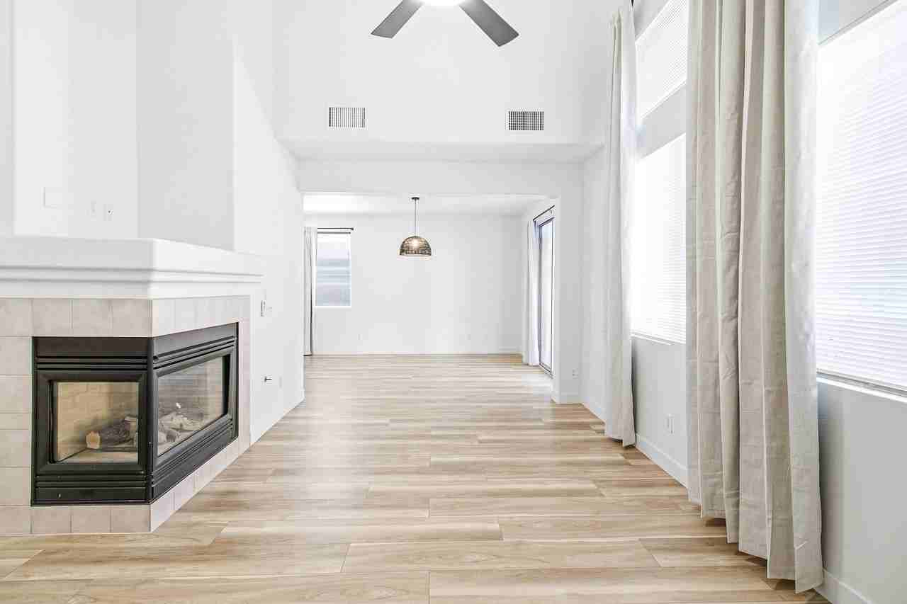 2760 Saigon Dr - Photo 5 of 27