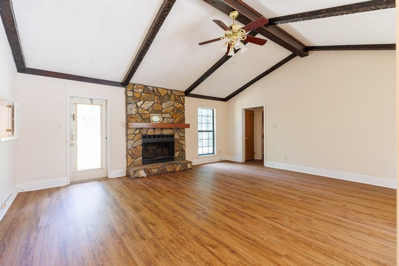 2211 S Sherwood Dr - Photo 4 of 29