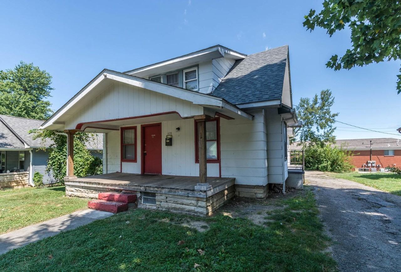 409 E 16th St - Photo 2 of 32