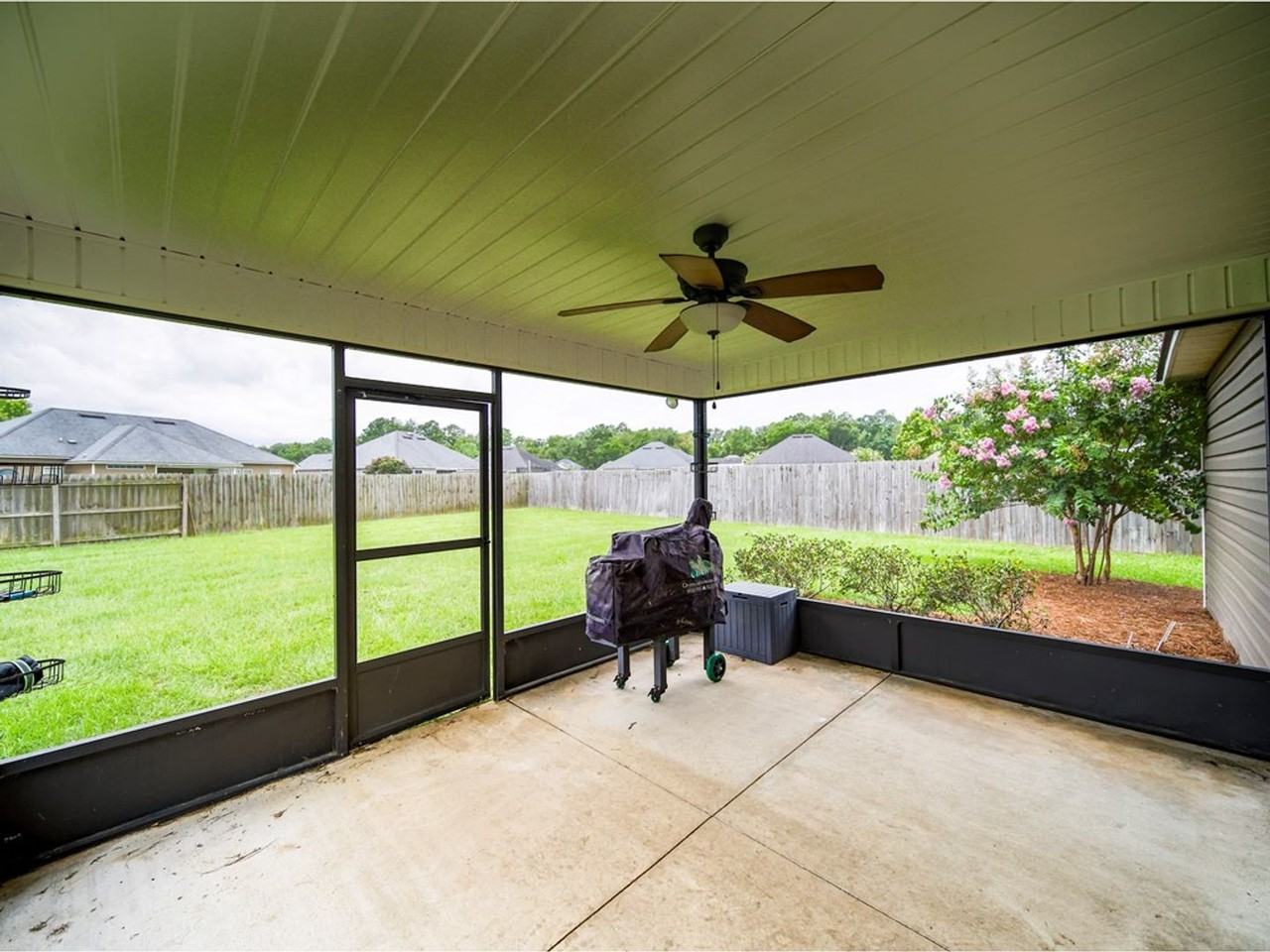 3868 Karaline Cir - Photo 4 of 28