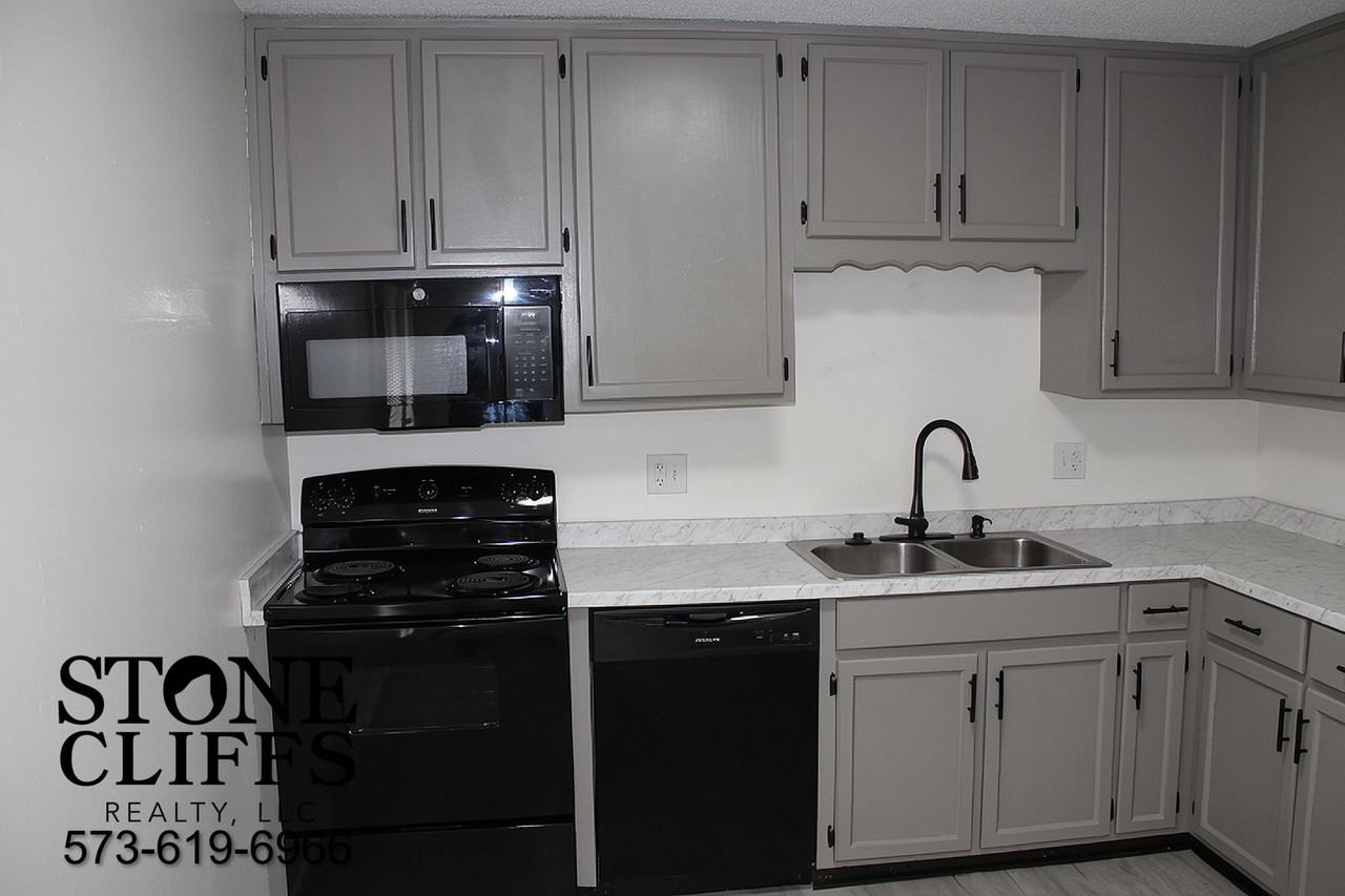 5021 Shady Ln - Photo 5 of 29