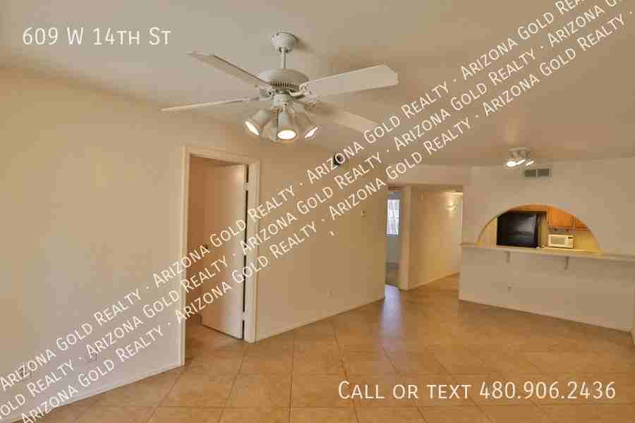 609 W 14th St - Photo 5 of 24