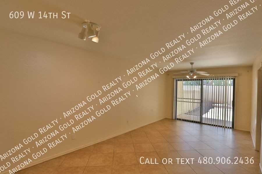 609 W 14th St - Photo 6 of 24