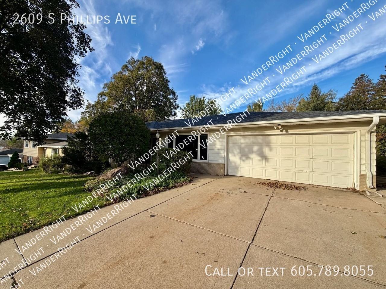 2609 S Phillips Ave - Photo 2 of 31