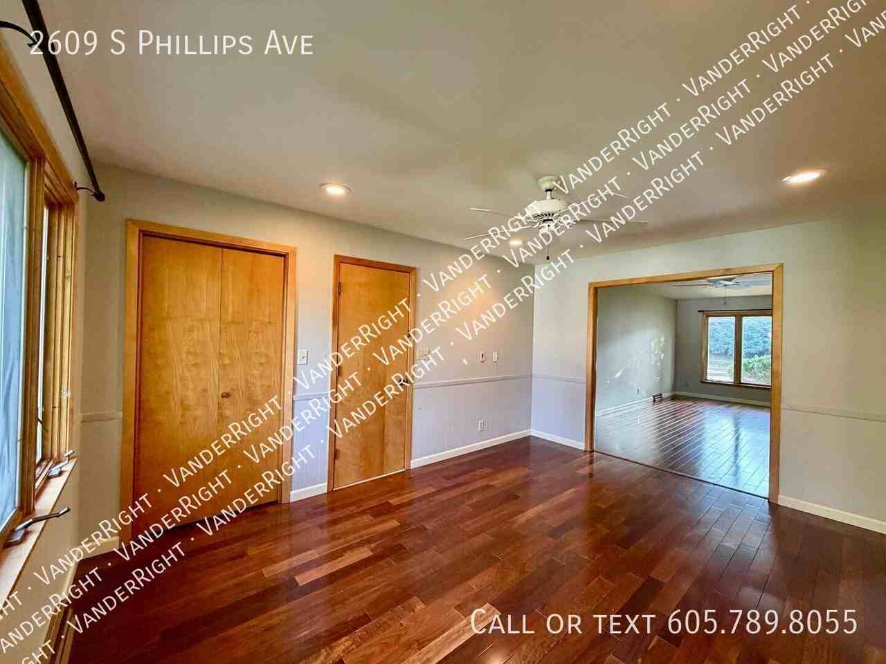 2609 S Phillips Ave - Photo 6 of 31