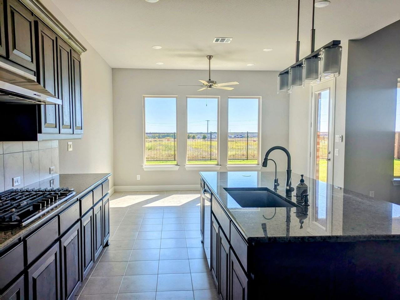 3010 Meadow Dell Dr - Photo 5 of 28