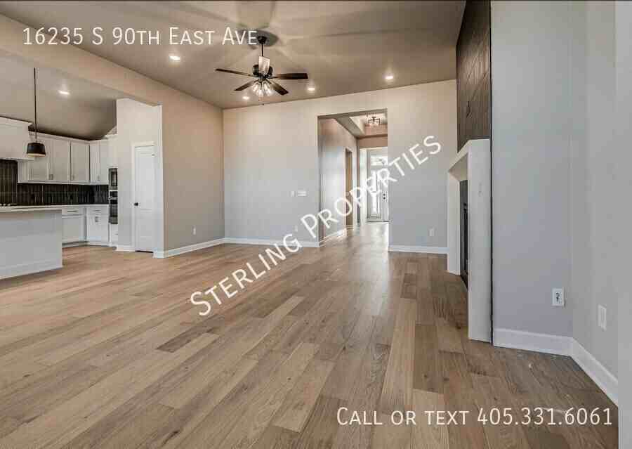16235 S 90th East Ave - Photo 6 of 30
