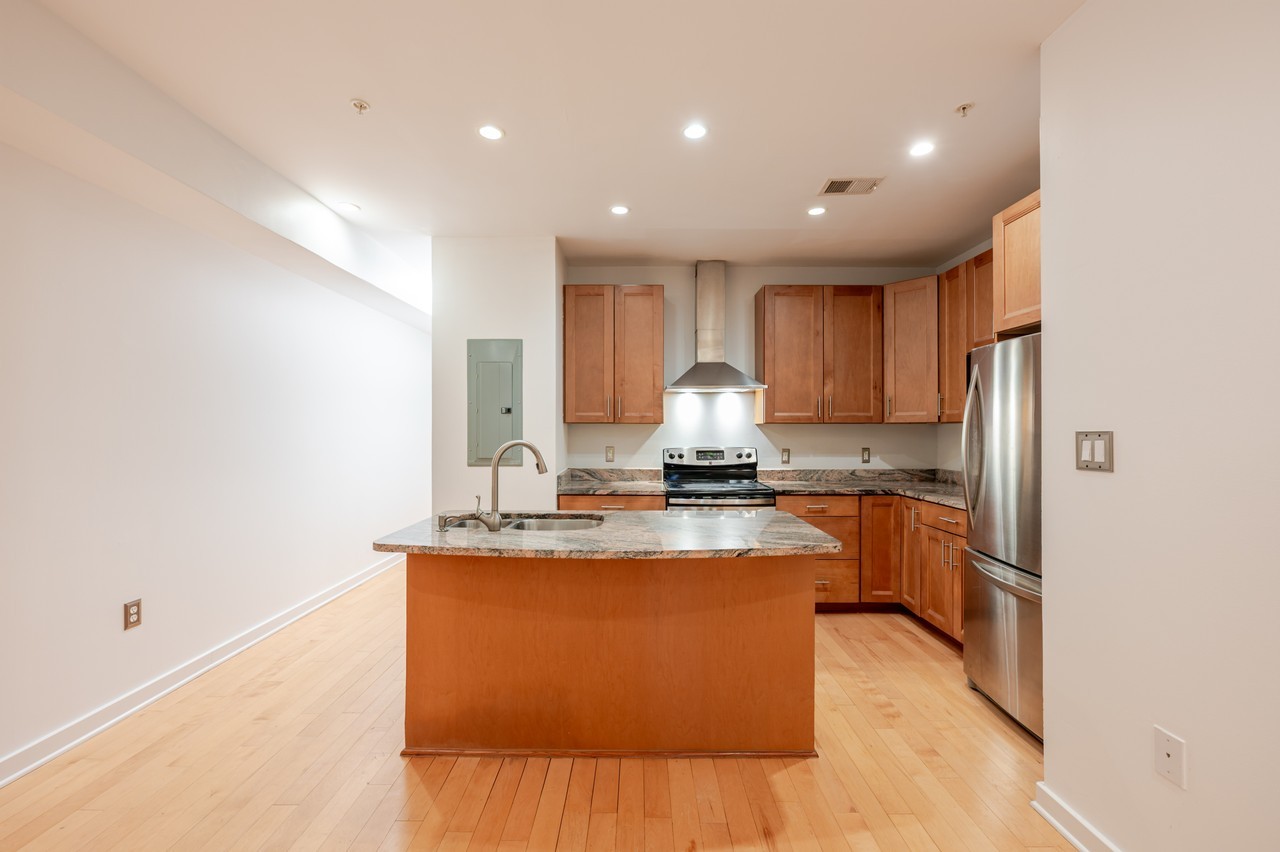 1921 2nd St Ne #202 - Photo 5 of 26