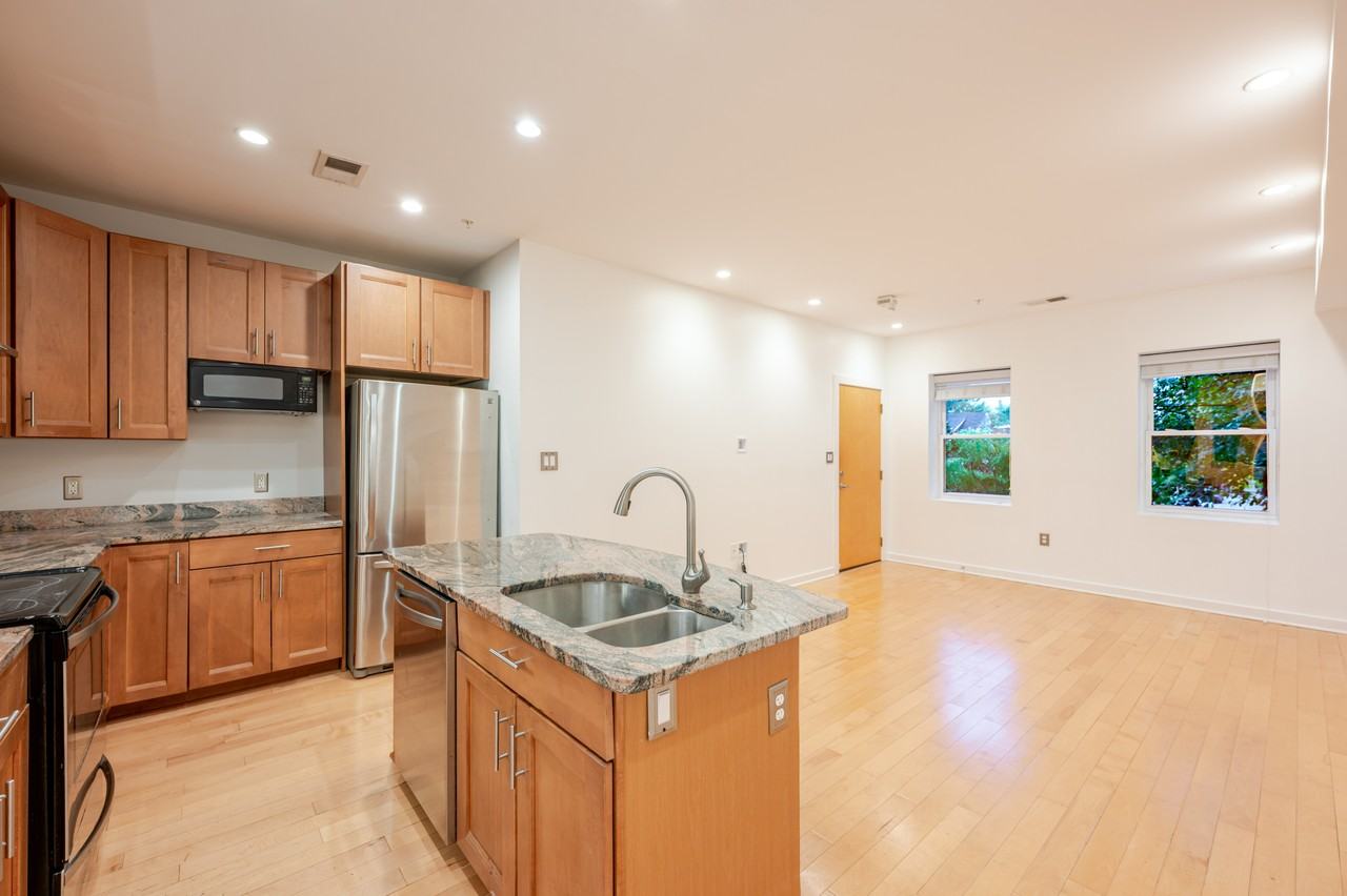1921 2nd St Ne #202 - Photo 7 of 26