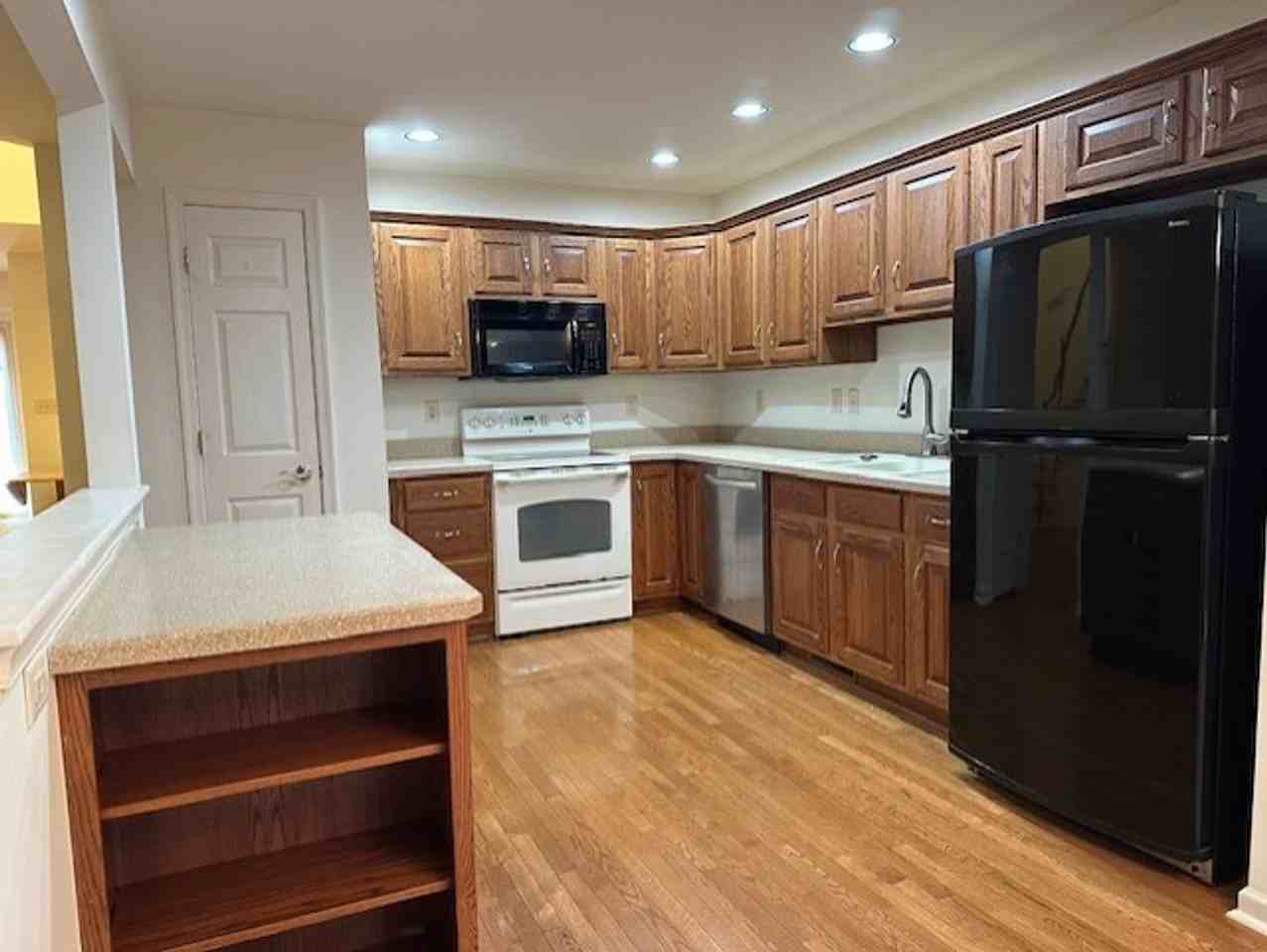 5315 Winthrop Ave - Photo 7 of 23