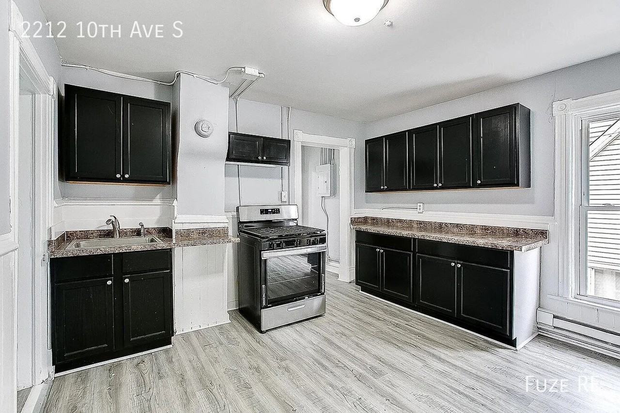 2212 10th Ave S - Photo 2 of 12