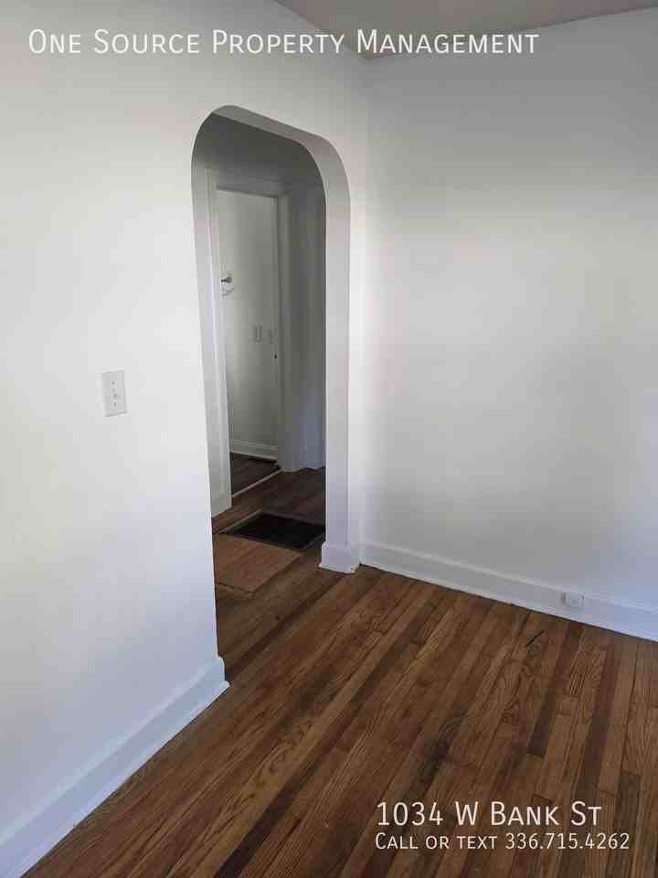 1034 W Bank St - Photo 3 of 20