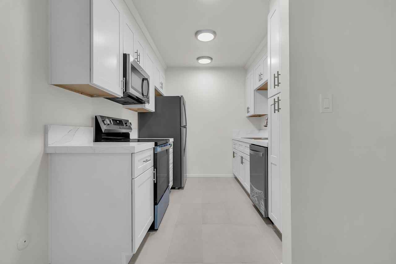 6001 Canterbury Dr #107 - Photo 6 of 22