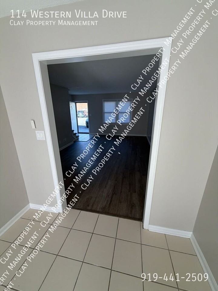 114 Western Villa Dr - Photo 3 of 33