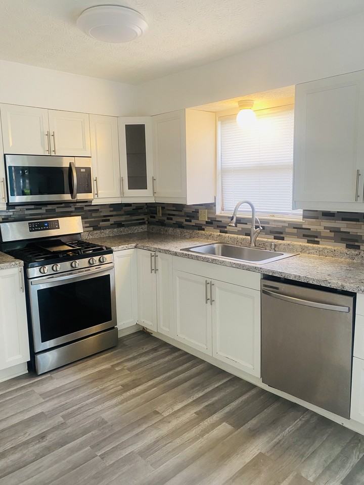4833 King Albert Dr #3B - Photo 2 of 6