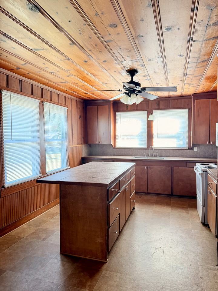 9675 Bliss Rd - Photo 4 of 12