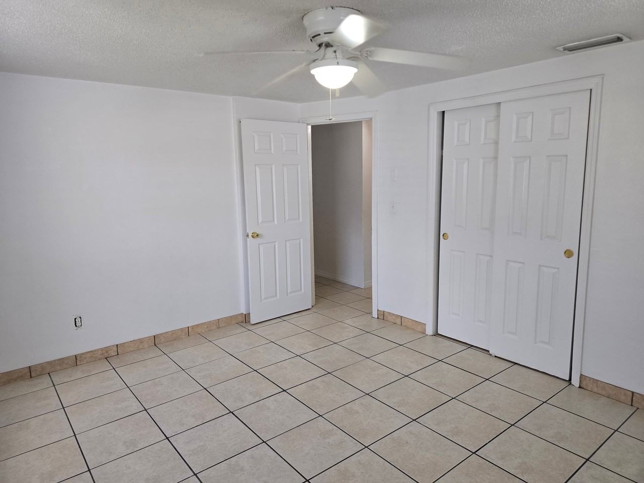 4307 Newgate Ave - Photo 4 of 20