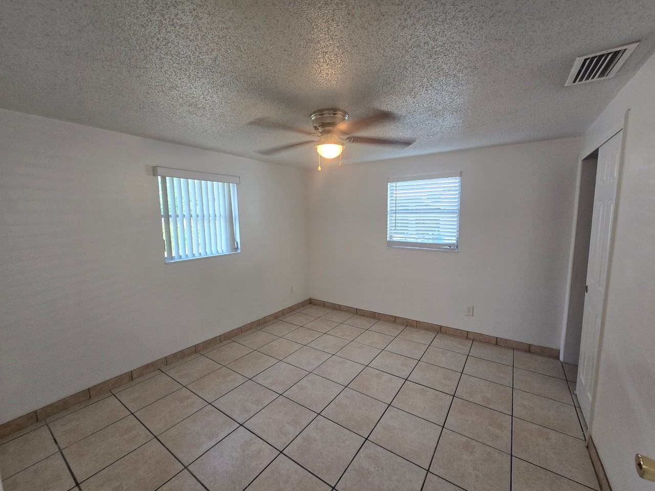 4307 Newgate Ave - Photo 5 of 20