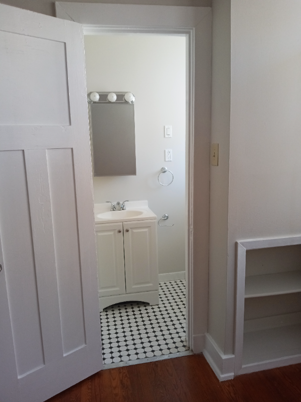 800 N Olympia St #D - Photo 6 of 13