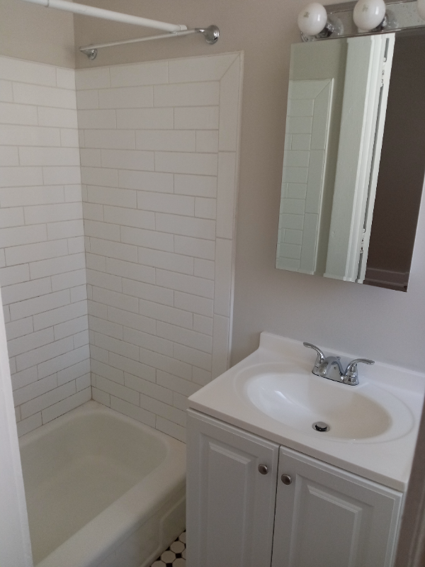 800 N Olympia St #D - Photo 7 of 13