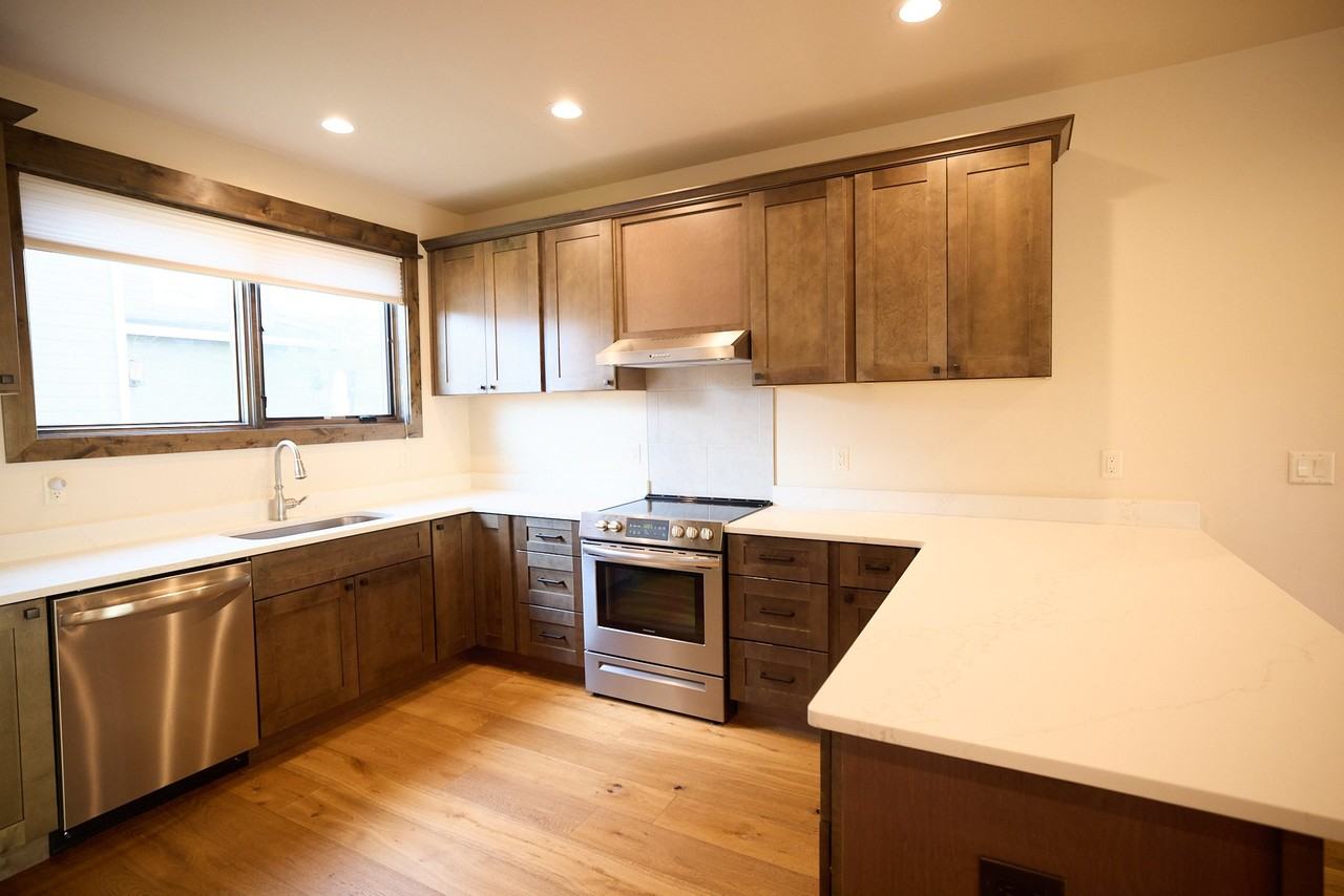 5052 Tumblehome Ave - Photo 6 of 16