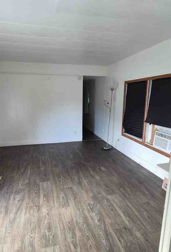9726 4th Ave - Photo 2 of 8
