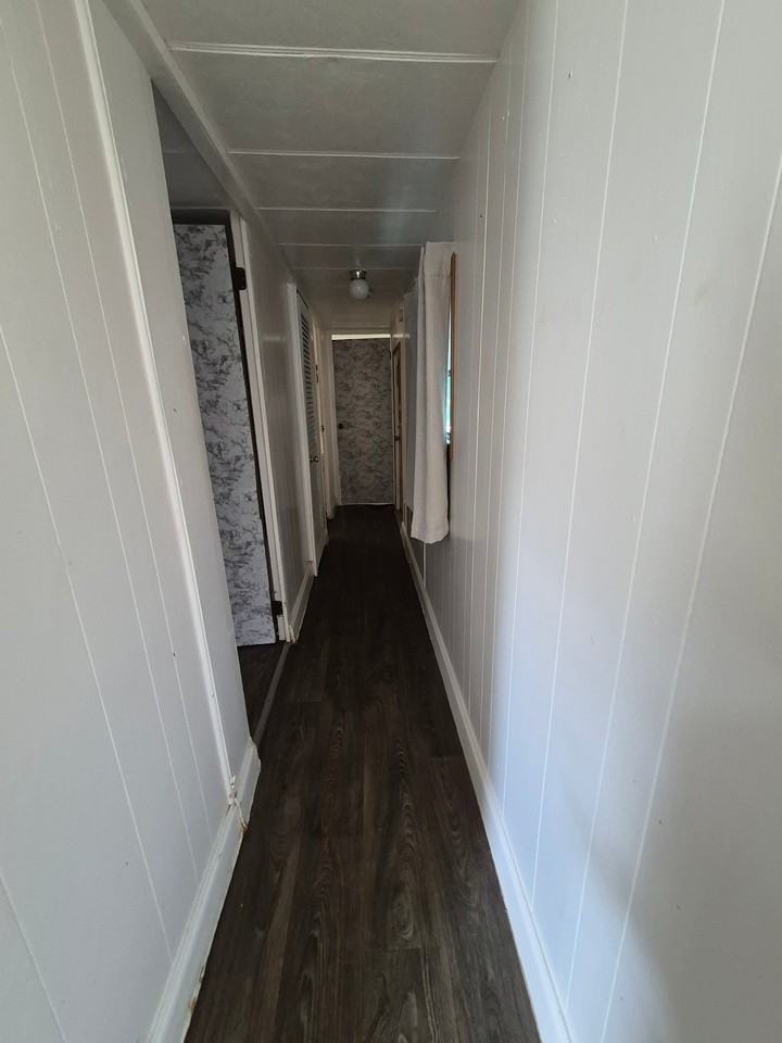 9726 4th Ave - Photo 5 of 8