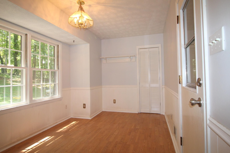 2946 Ripple Ct - Photo 3 of 8