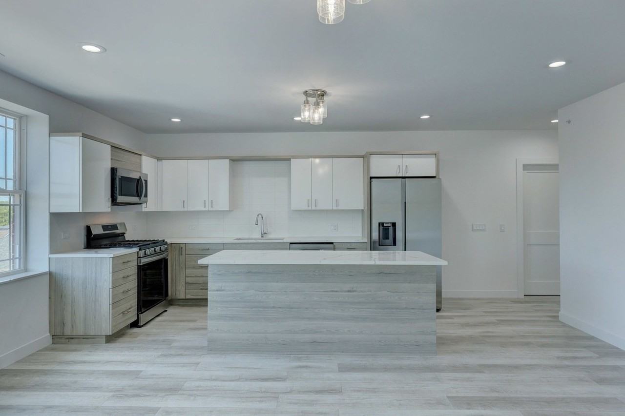 8110 Lincoln Ave #4A - Photo 3 of 13