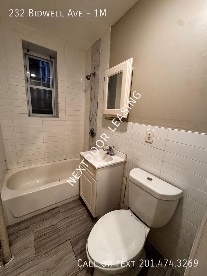 232 Bidwell Ave #1M - Photo 3 of 6