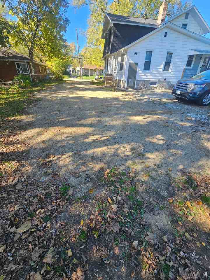 842 Capital Ave Ne