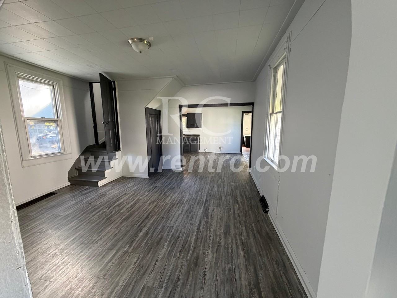 712 Commercial St - Photo 5 of 11