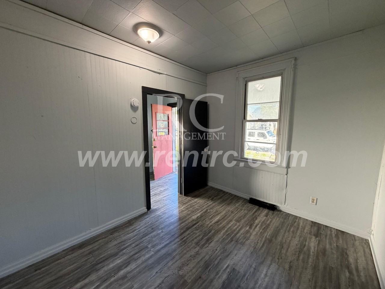 712 Commercial St - Photo 6 of 11
