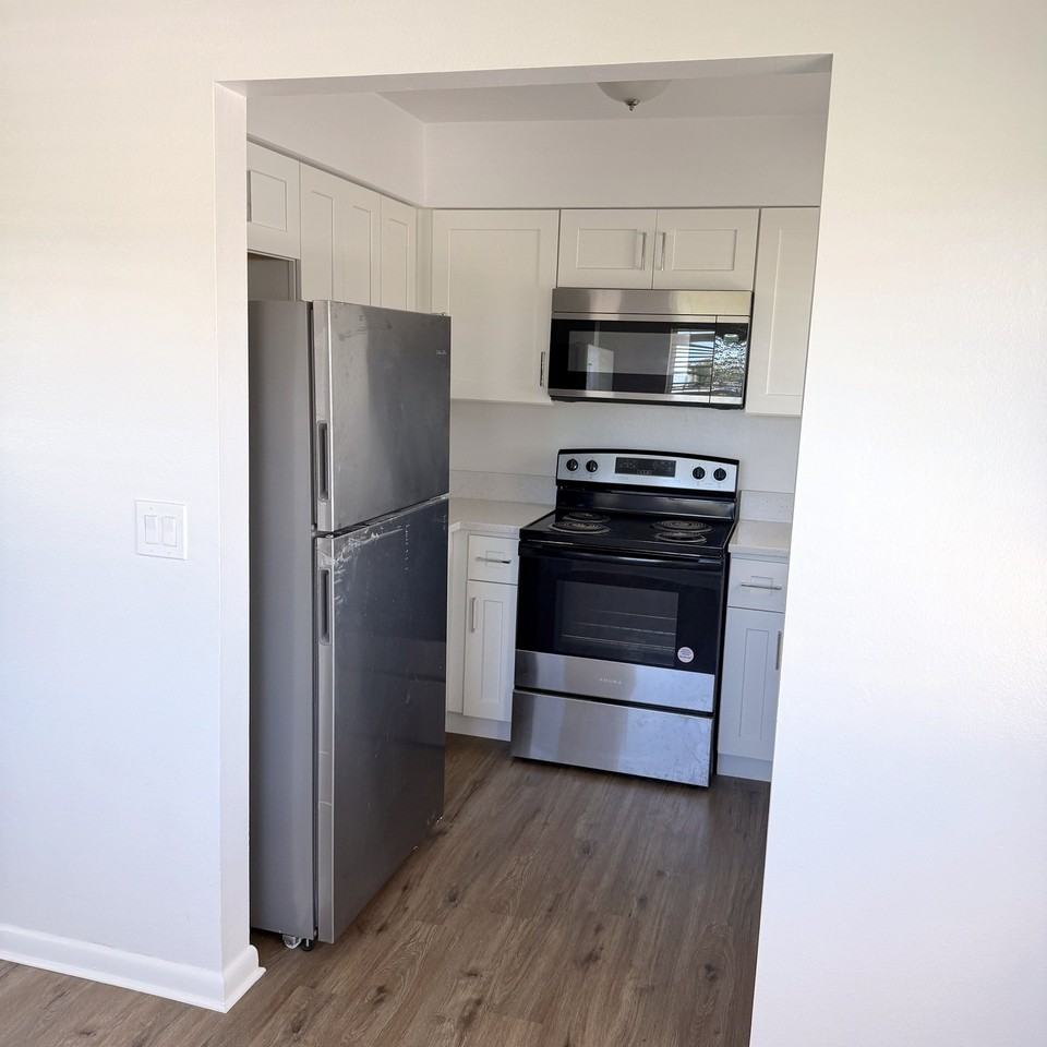 210 Albee Rd W #C - Photo 3 of 18