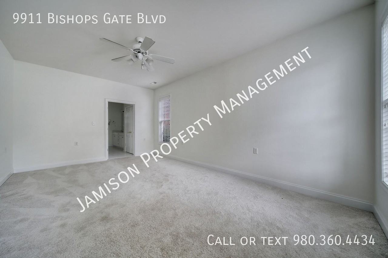 9911 Bishops Gate Blvd - Photo 7 of 27