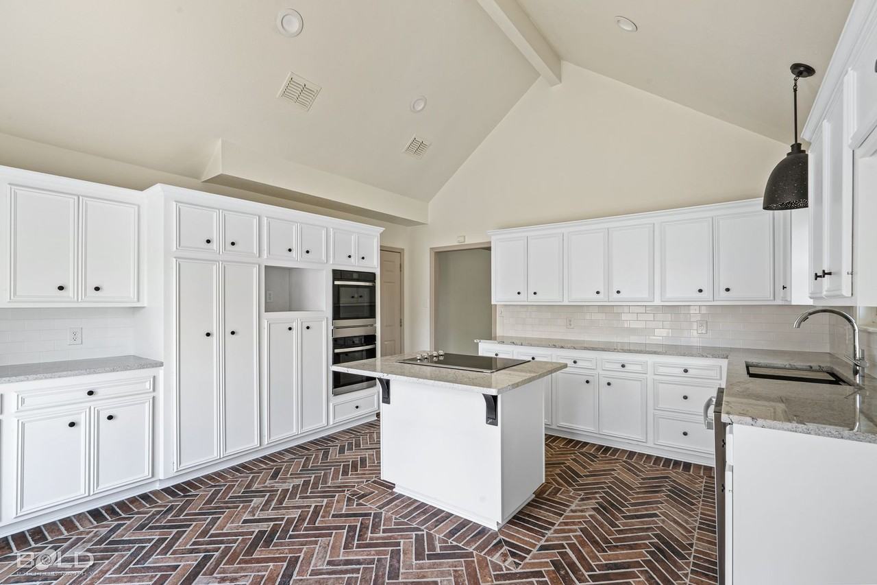 347 Colony Bnd - Photo 4 of 26