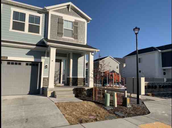 10046 Marigold Ln - Photo 2 of 19