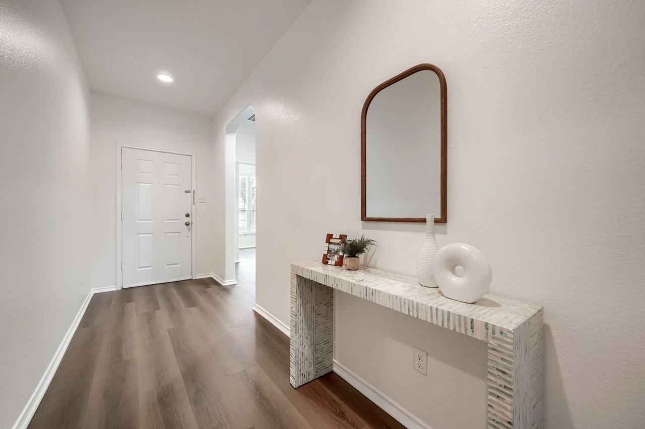 107 Mancos Dr - Photo 4 of 19