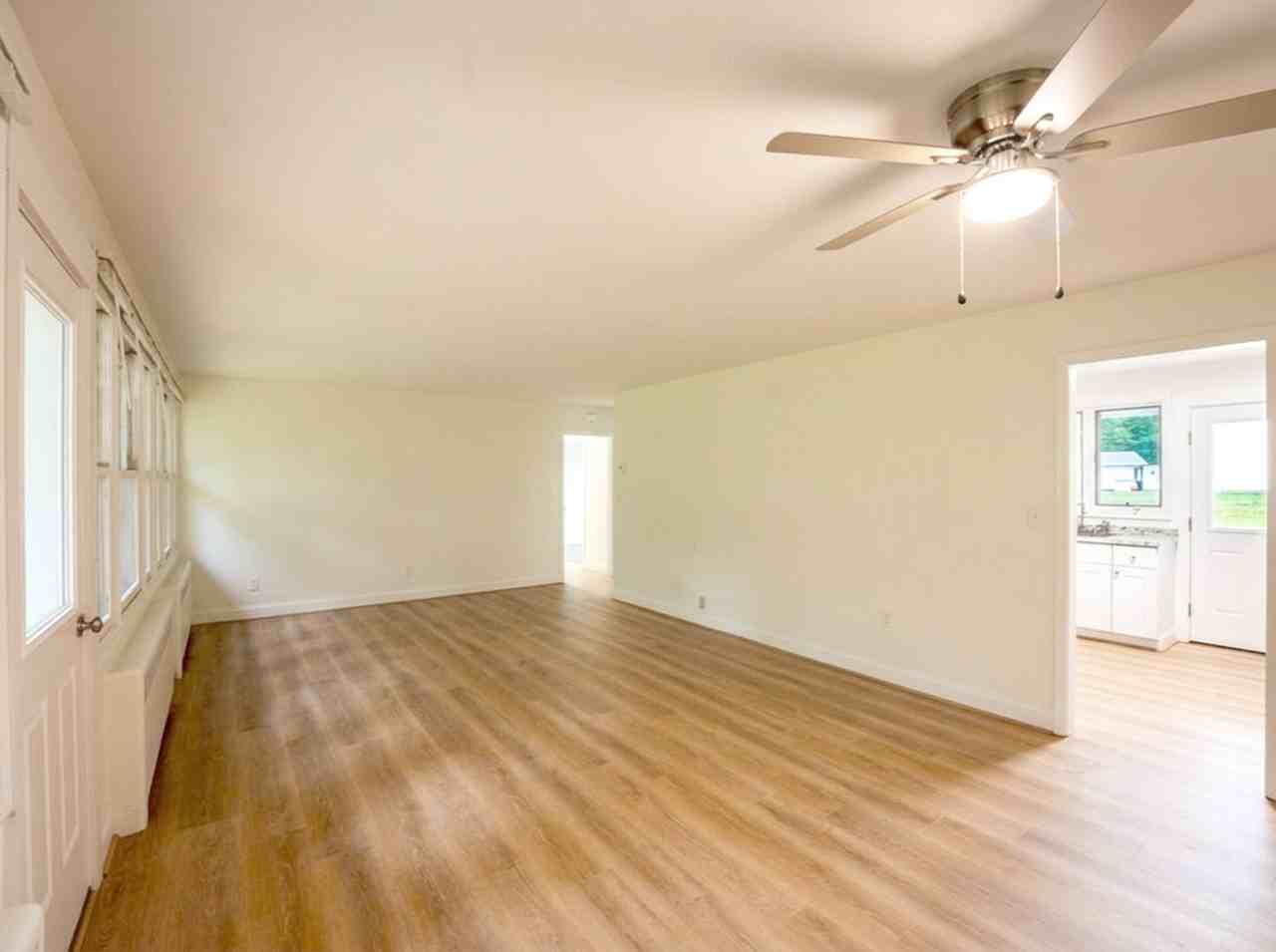 232 Congress Cir - Photo 2 of 15